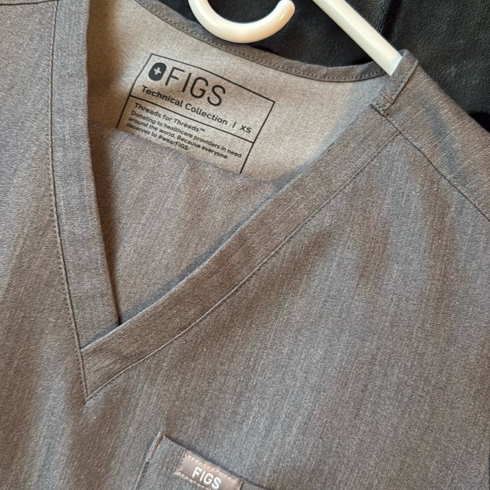 Figs scrubs